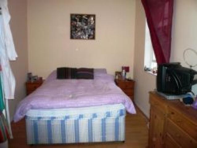 			Beautiful House!, 3 Bedroom, 1 bath, 1 reception Flat			 Ashburnham Close, EAST FINCHLEY